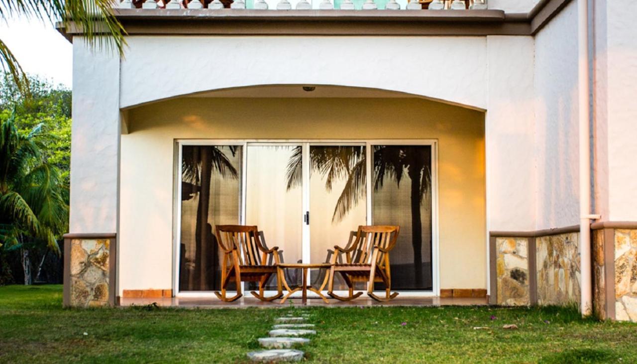 Villas Iguana A-13 Beachfront Condo Εξωτερικό φωτογραφία